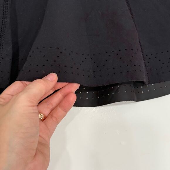 Ivivva By LULULEMON Neoprene Circle Skirt Skort Laser Detail Girls Size 10 Black - Picture 2 of 10